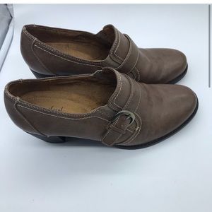 Naturalizer brown 3" ankle boot 10